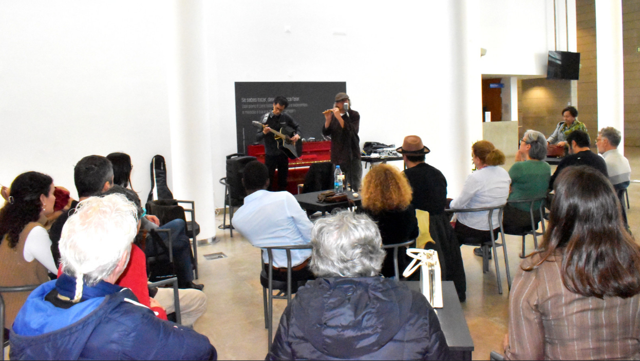 Na Sombra das palavras - o traficante de poetas | março 2026